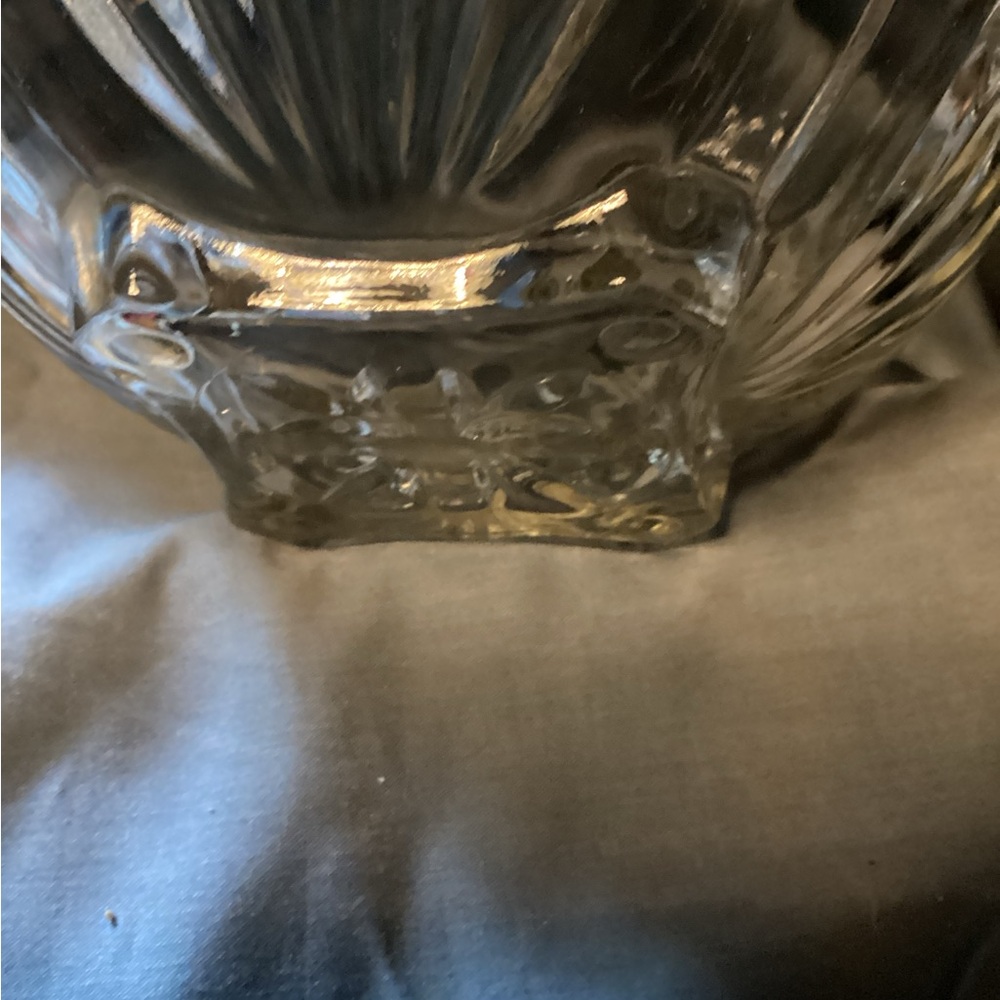 2 pretty glass bowls - Picture 4 of 5